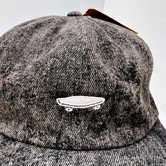 VANS CAP HAT WITH EMBODIED SKATEBOARD LOGO ON THE FRONT, DARK GRAY COLOR,UNISEX - Picture 7 of 10
